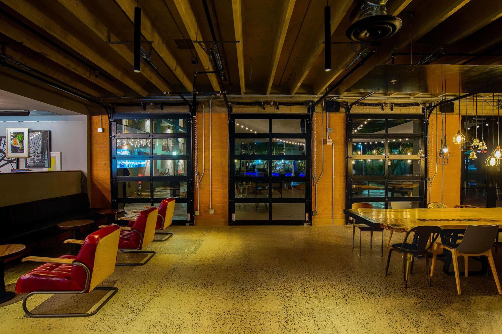 Moxy Phoenix Tempe/Asu Area Exteriör bild